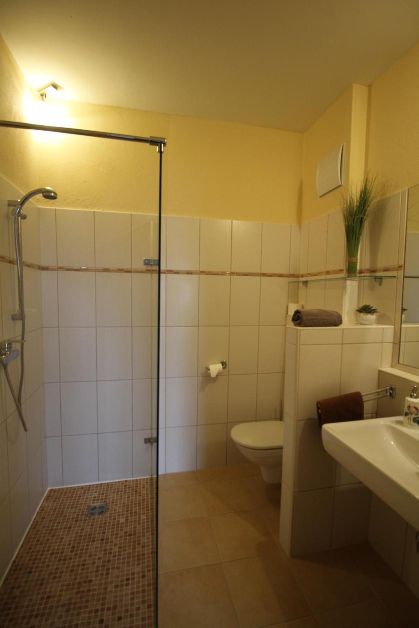 Rosenhotel - Serviced Apartments Zwentendorf Экстерьер фото